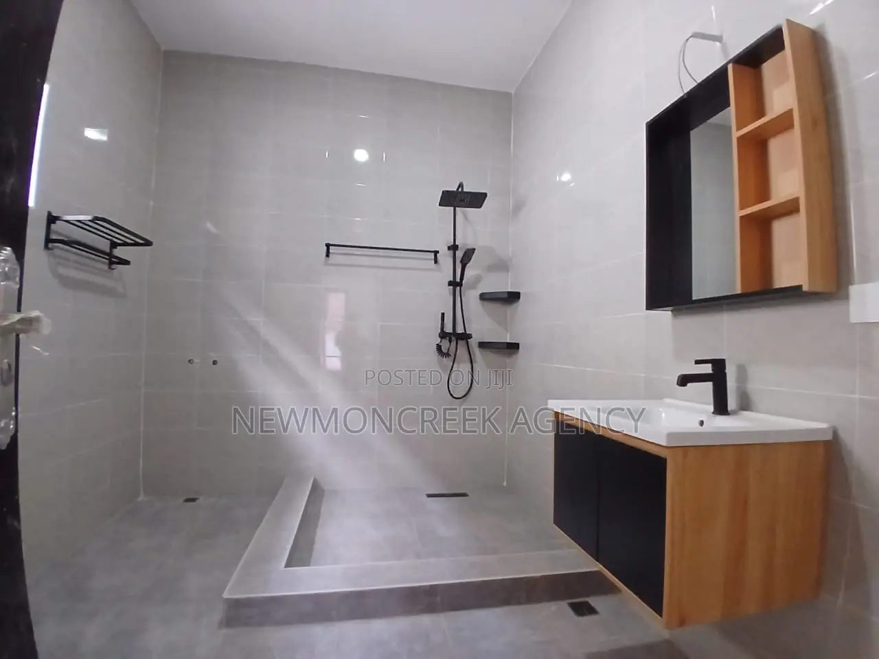 3bdrm Bungalow in Oyarifa, Accra Metropolitan for sale