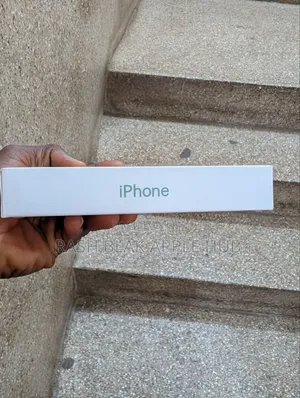 New Apple iPhone 13 128 GB Green