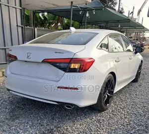 Honda Civic 2024 White
