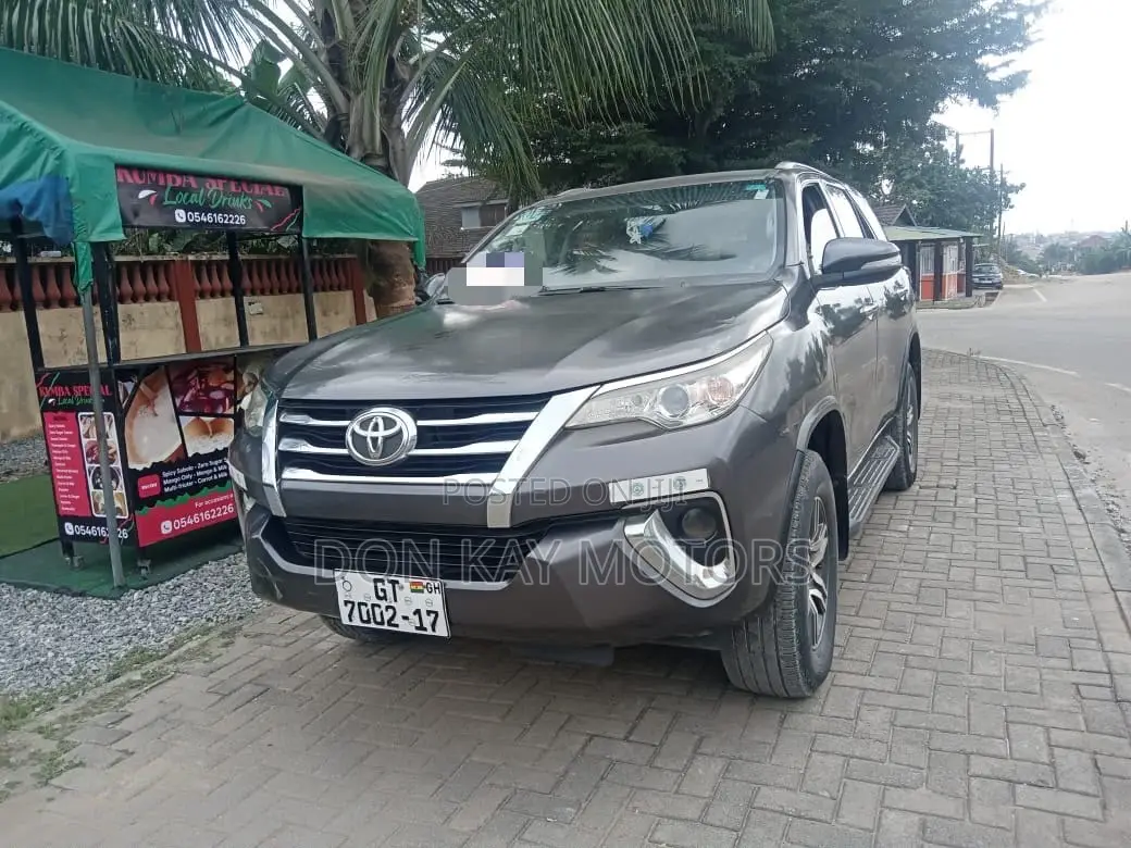 Toyota Fortuner 2.7 AWD 2017 Gray