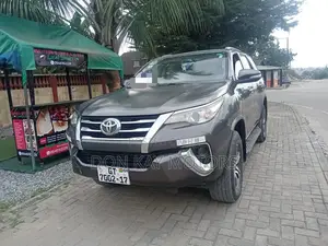 Toyota Fortuner 2.7 AWD 2017 Gray