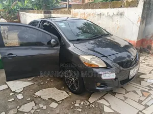 Toyota Yaris 2010 Black