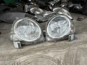 Toyota Sienta 2005 Headlights