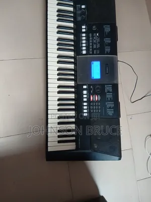 Yamaha PSR E423