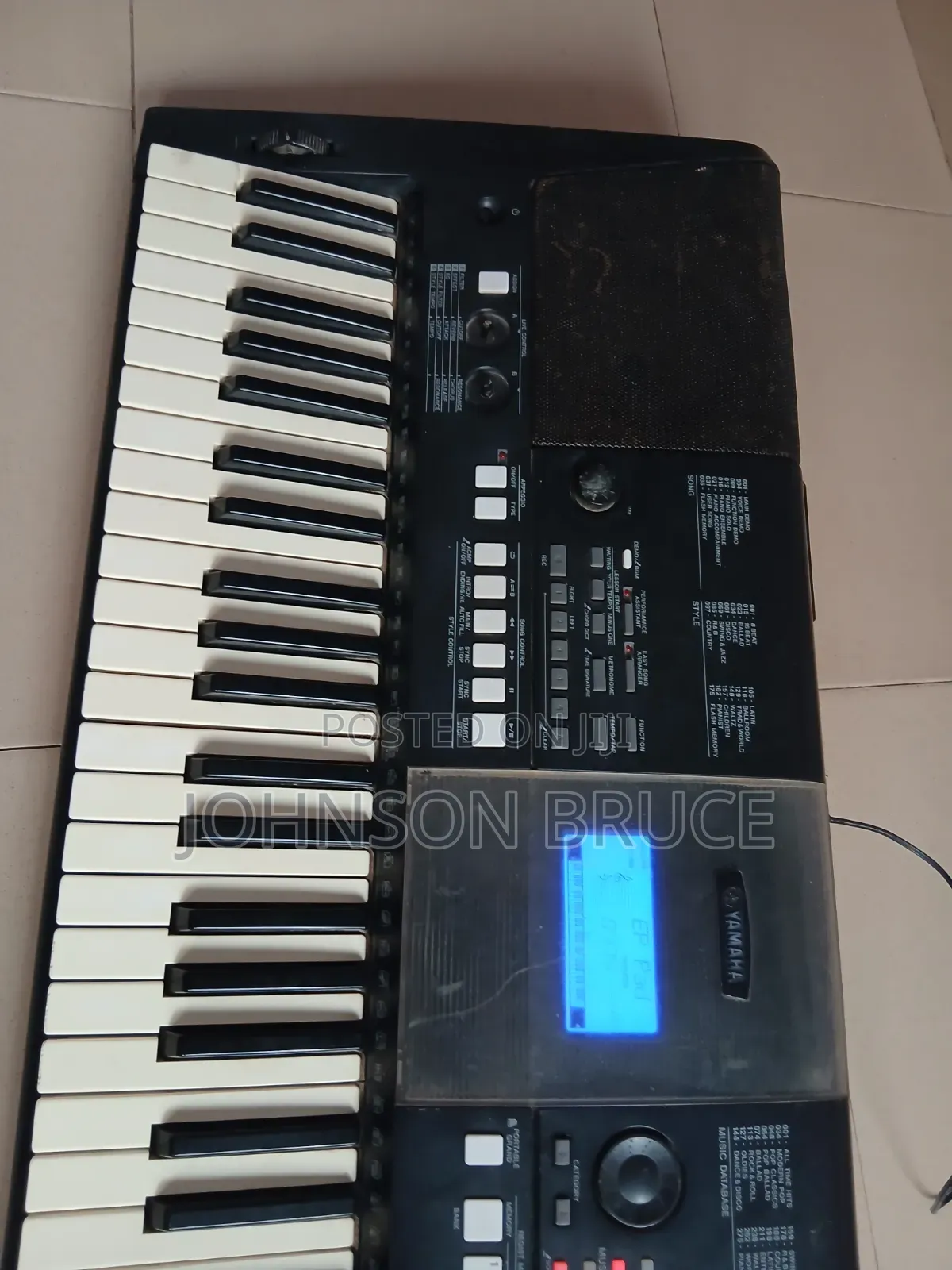 Yamaha PSR E423