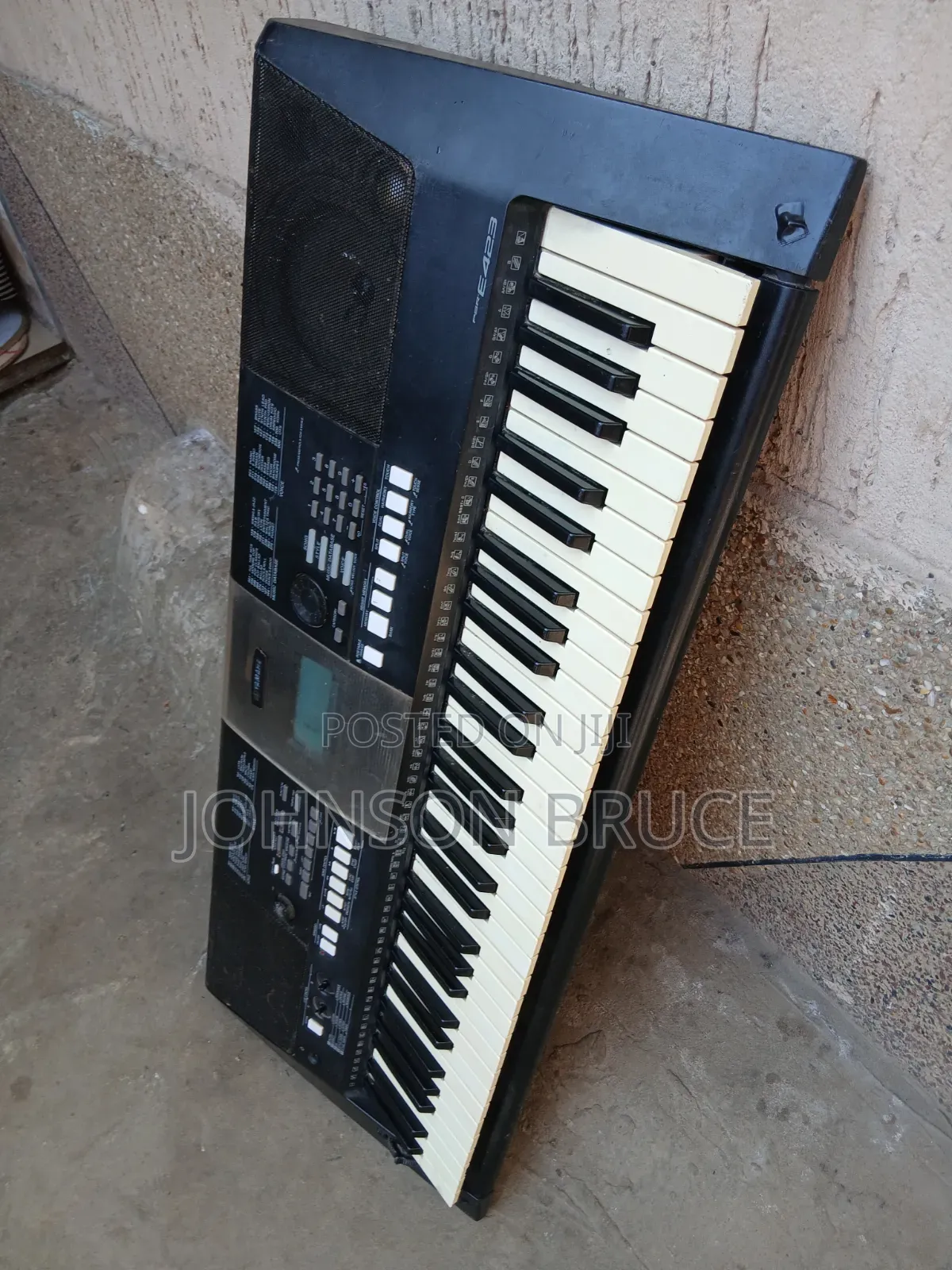 Yamaha PSR E423