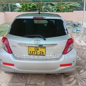 Toyota Vitz 1.3 AWD 5dr 2010 Silver