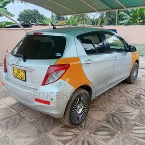 Toyota Vitz 1.3 AWD 5dr 2010 Silver