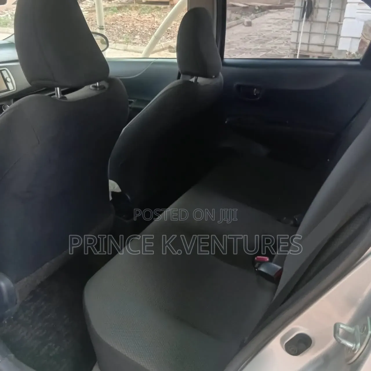 Toyota Vitz 1.3 AWD 5dr 2010 Silver
