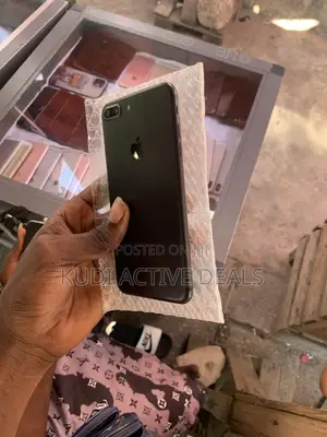 Apple iPhone 7 Plus 32 GB Black