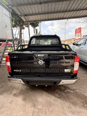New Nissan Pick-Up 2025 Black
