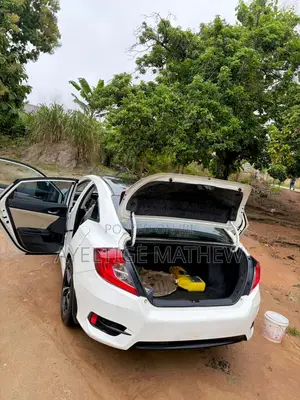 Honda Civic LX 4dr Sedan (2.0L 4cyl) 2016 White