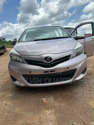 Toyota Vitz 1.3 FWD 3dr 2013