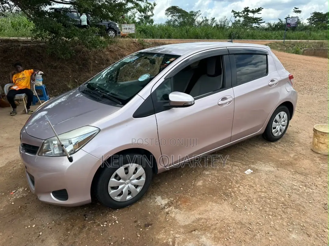 Toyota Vitz 1.3 FWD 3dr 2013