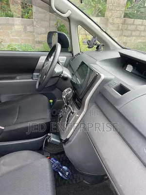 Toyota Voxy 2013 White