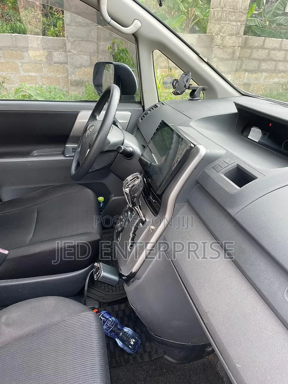 Toyota Voxy 2013 White