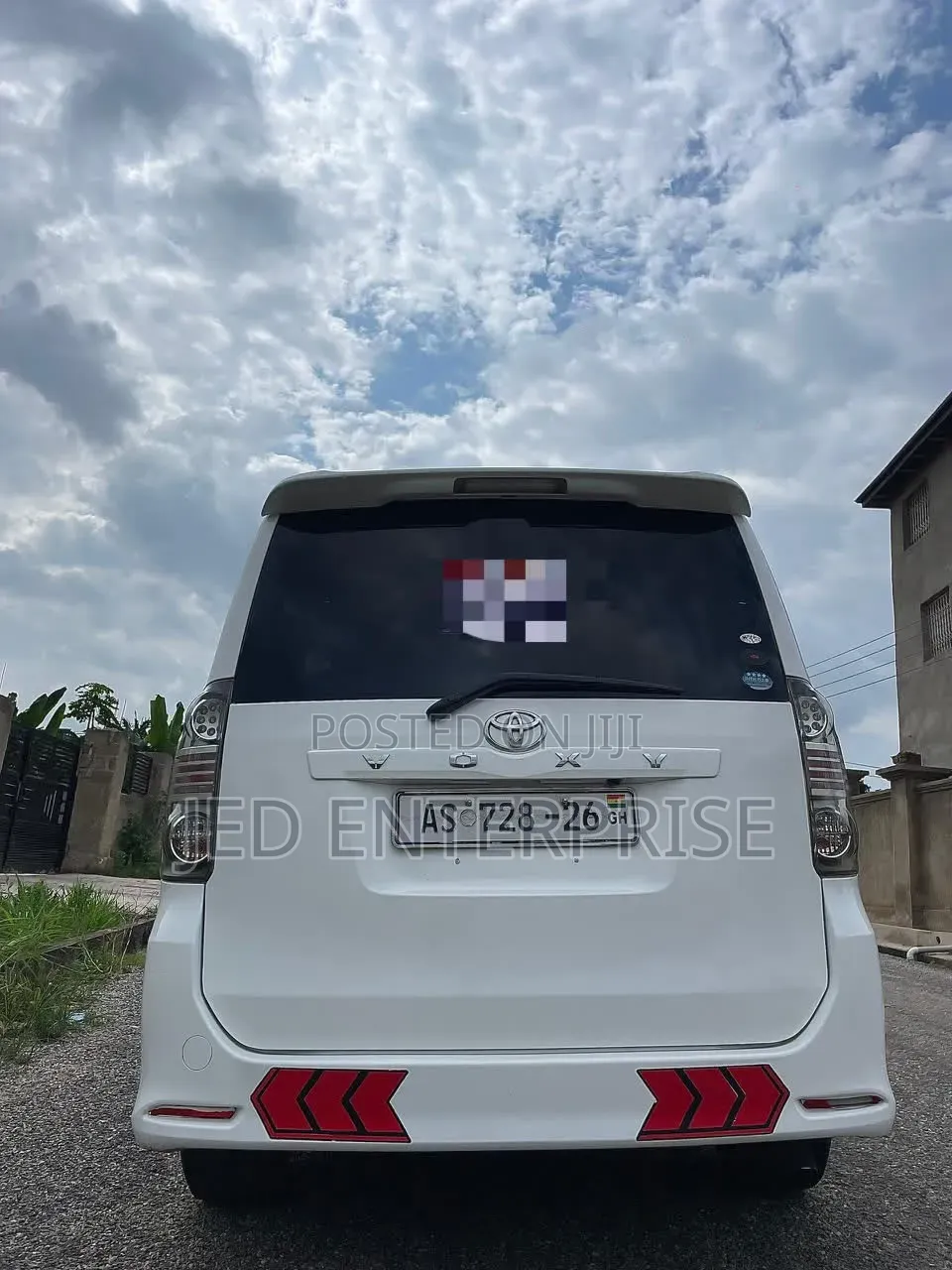 Toyota Voxy 2013 White