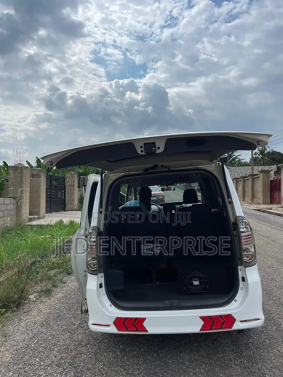 Toyota Voxy 2013 White