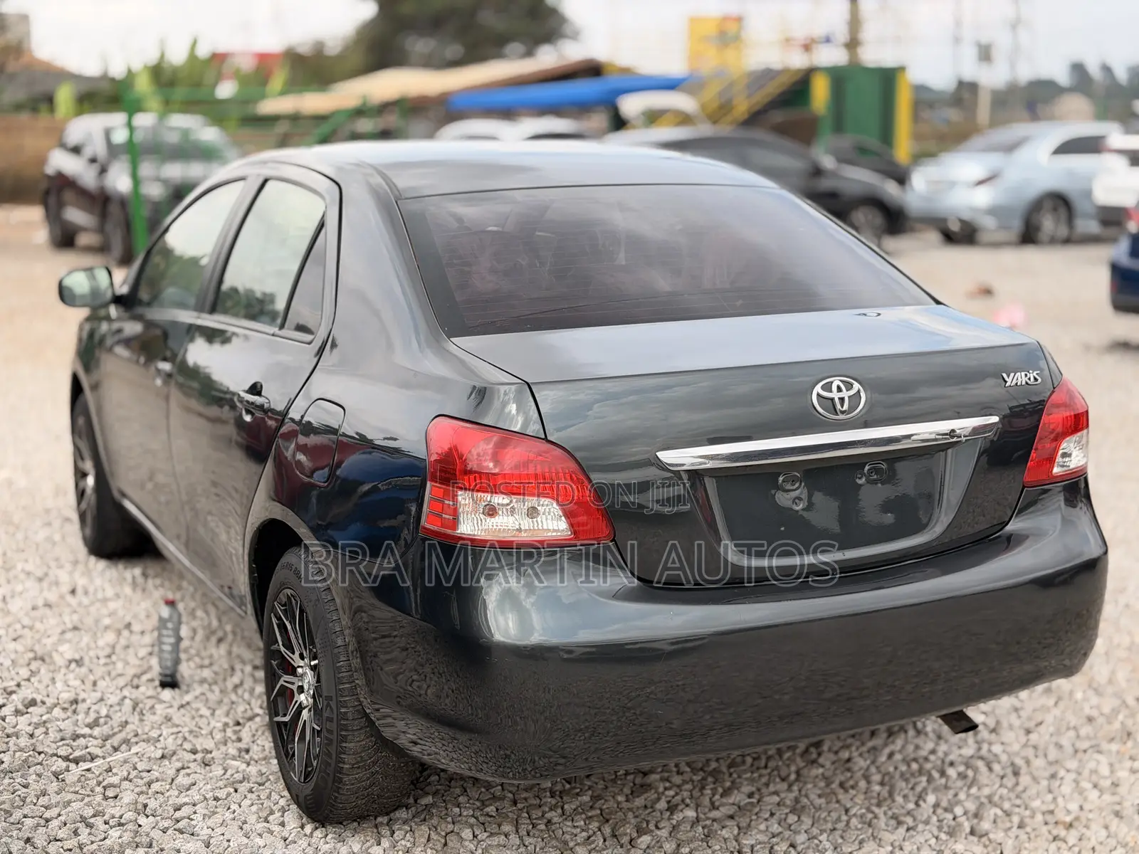 Toyota Yaris SE Hatchback 5dr 2012 Gray