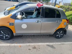 Toyota Vitz 1.3 AWD 3dr 2009 Gray
