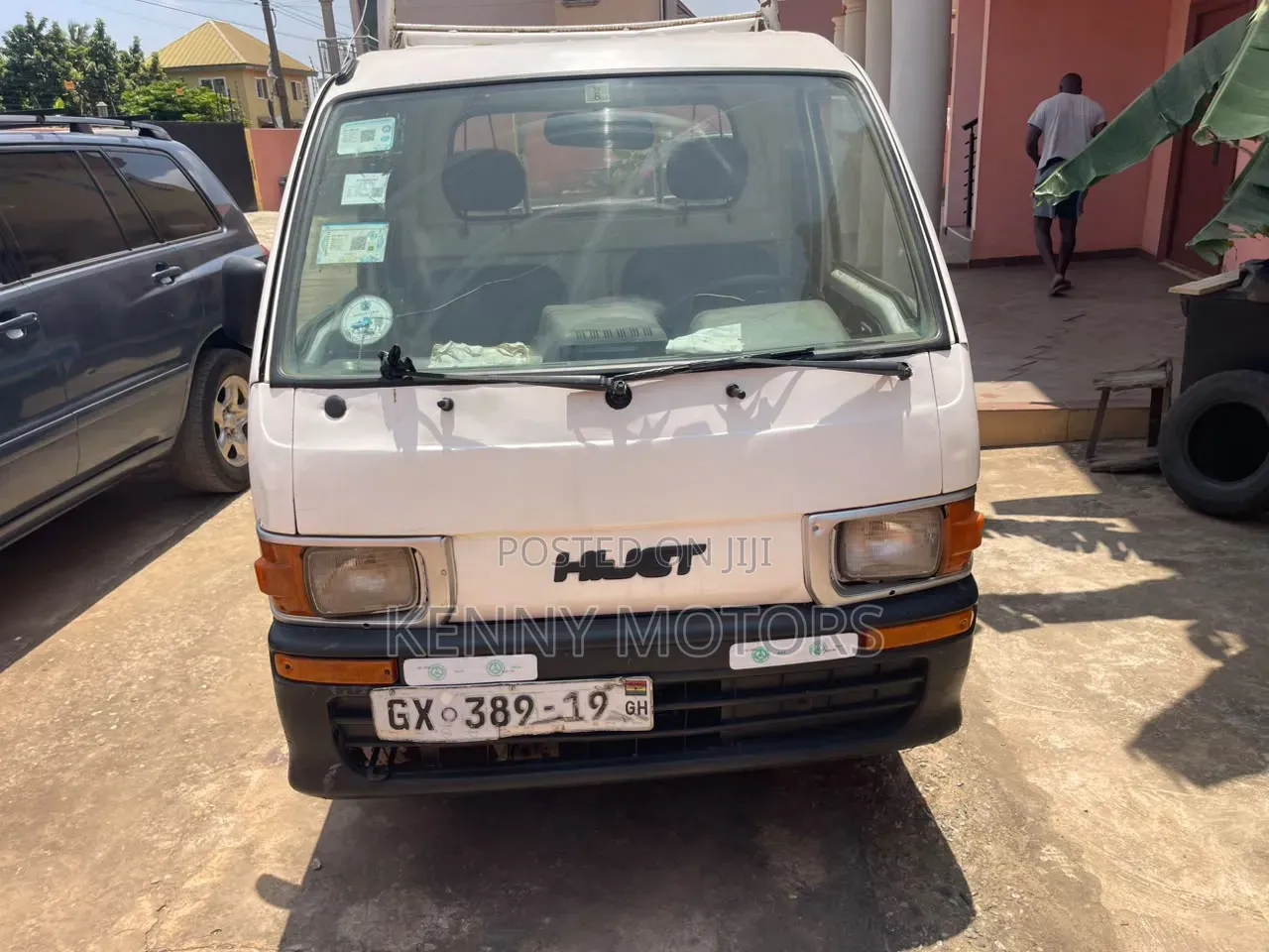 Daihatsu Luxio 2014 White