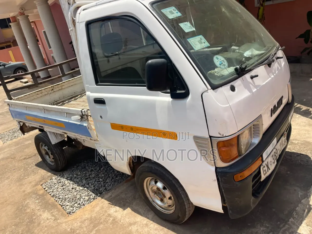 Daihatsu Luxio 2014 White