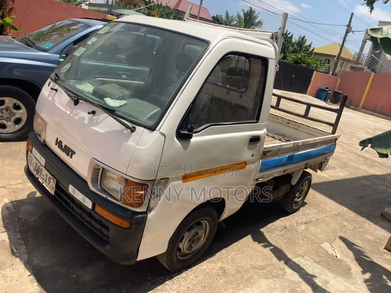 Daihatsu Luxio 2014 White