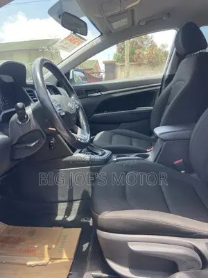 Hyundai Elantra 2019 White