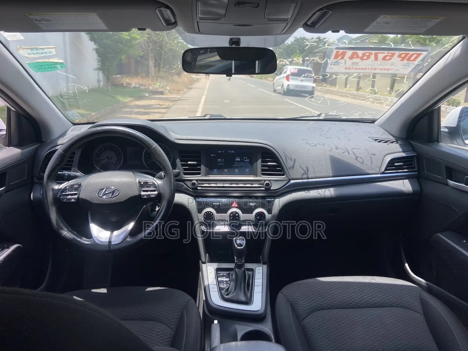 Hyundai Elantra 2019 White