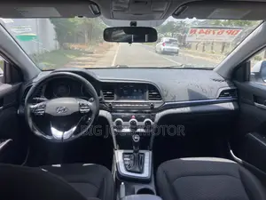 Hyundai Elantra 2019 White