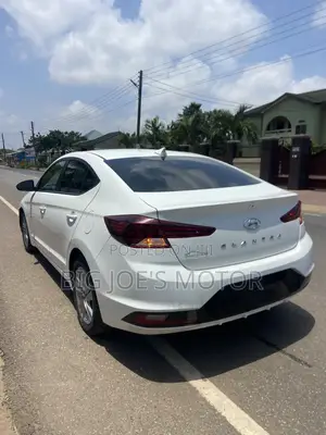 Hyundai Elantra 2019 White