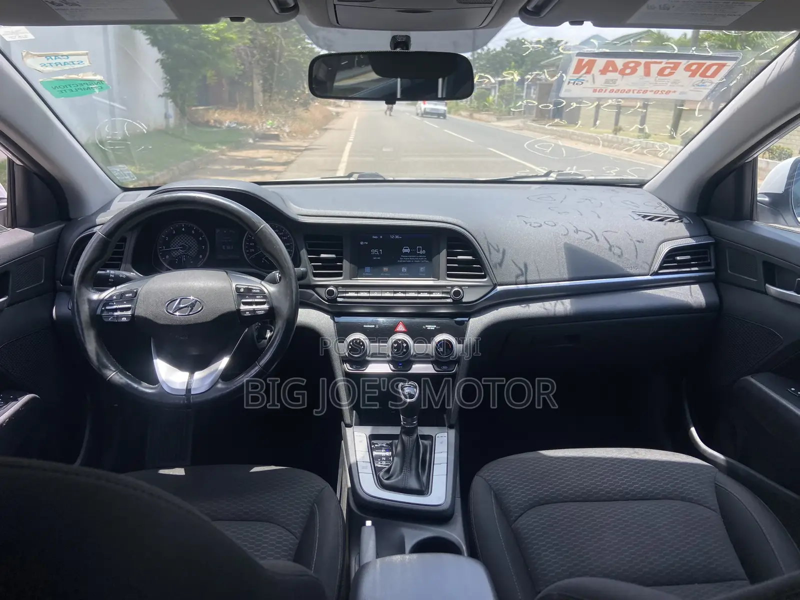 Hyundai Elantra 2019 White
