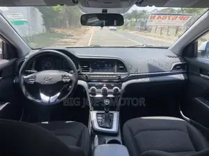 Hyundai Elantra 2019 White