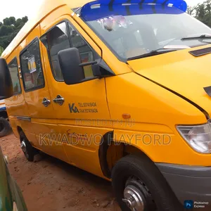 Mercedes-Benz Sprinter 2012 Yellow