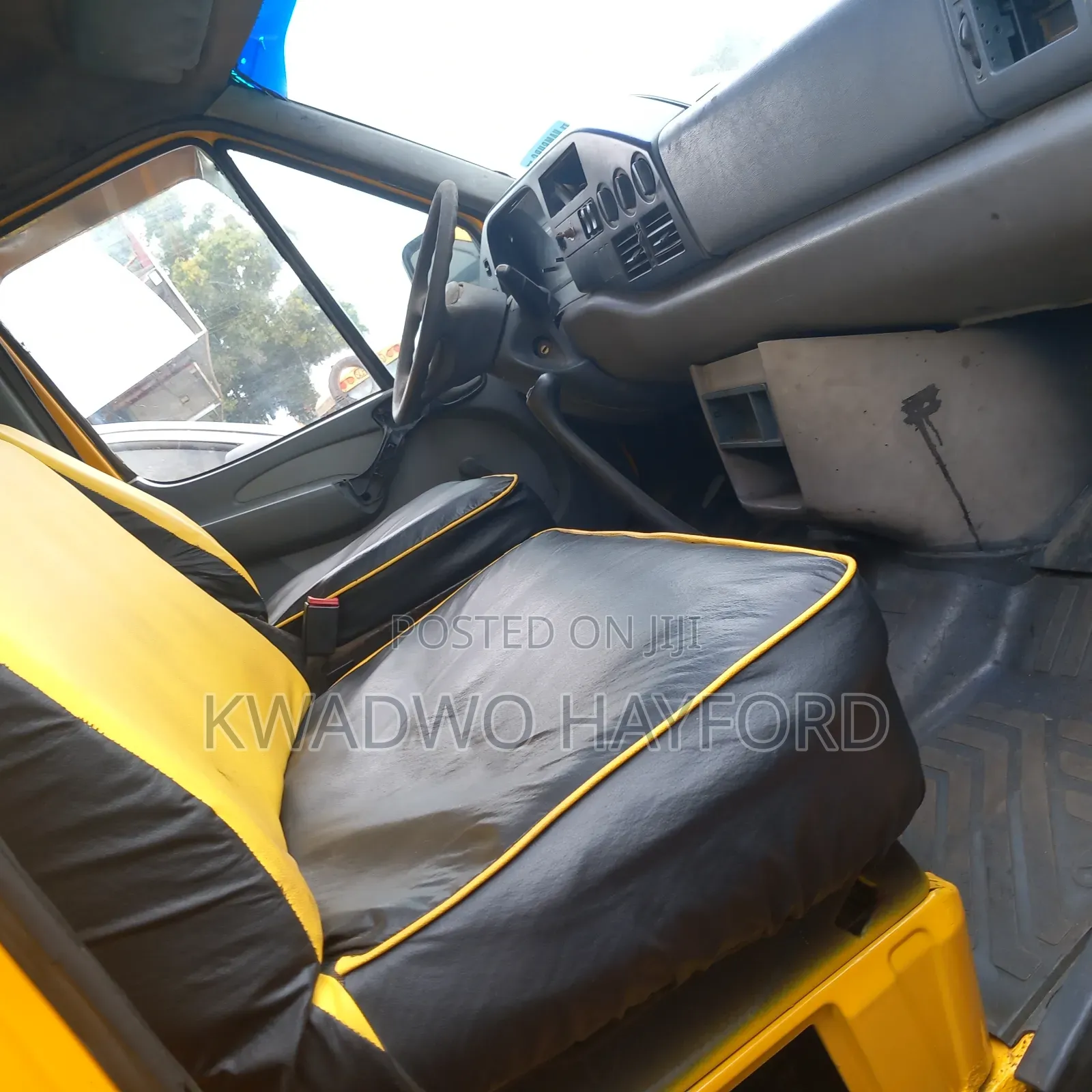 Mercedes-Benz Sprinter 2012 Yellow