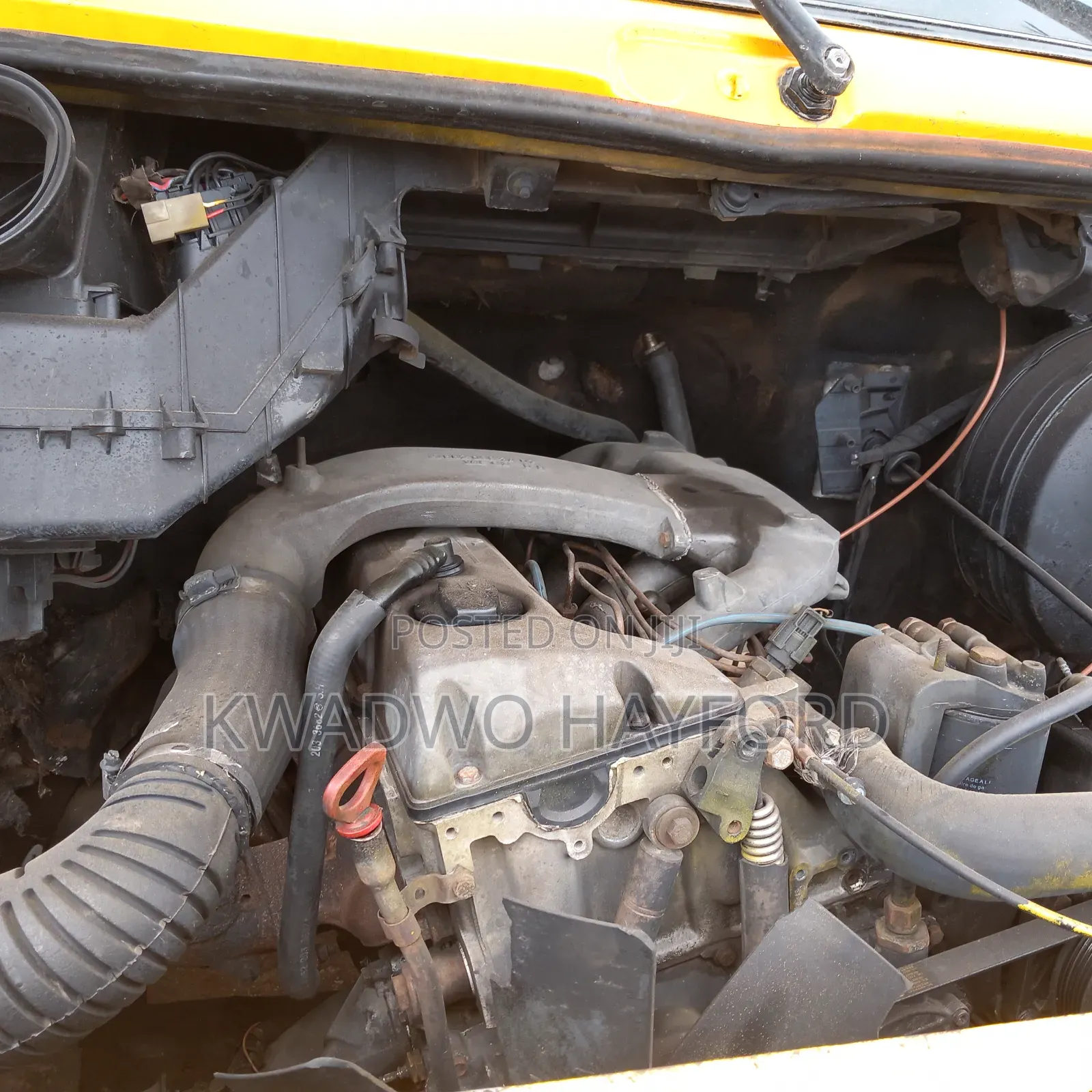 Mercedes-Benz Sprinter 2012 Yellow