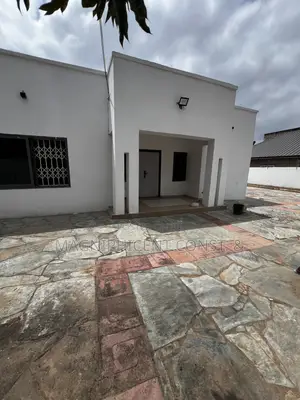 3bdrm House in Hills Estate, Ashaley Botwe for rent