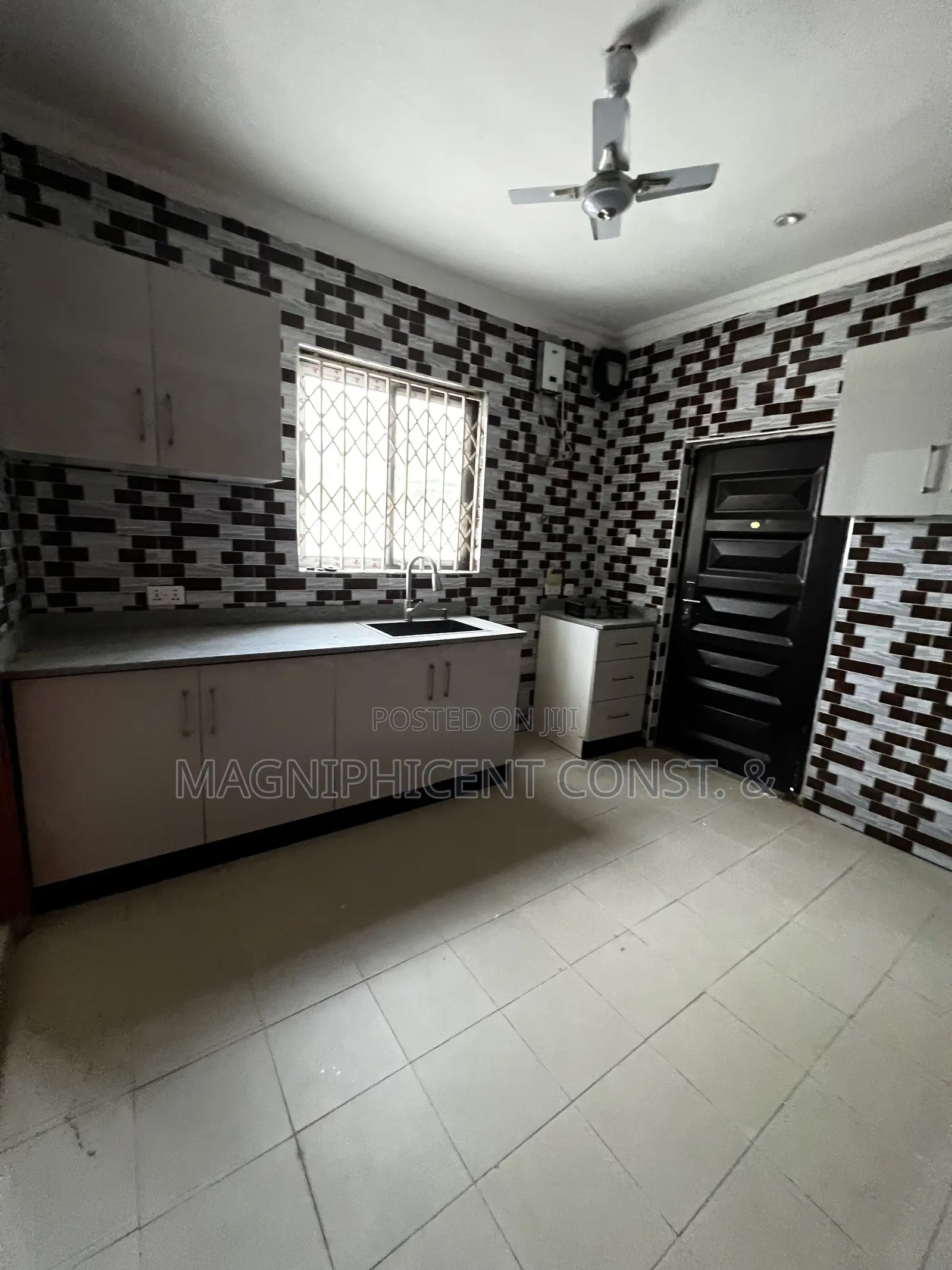3bdrm House in Hills Estate, Ashaley Botwe for rent