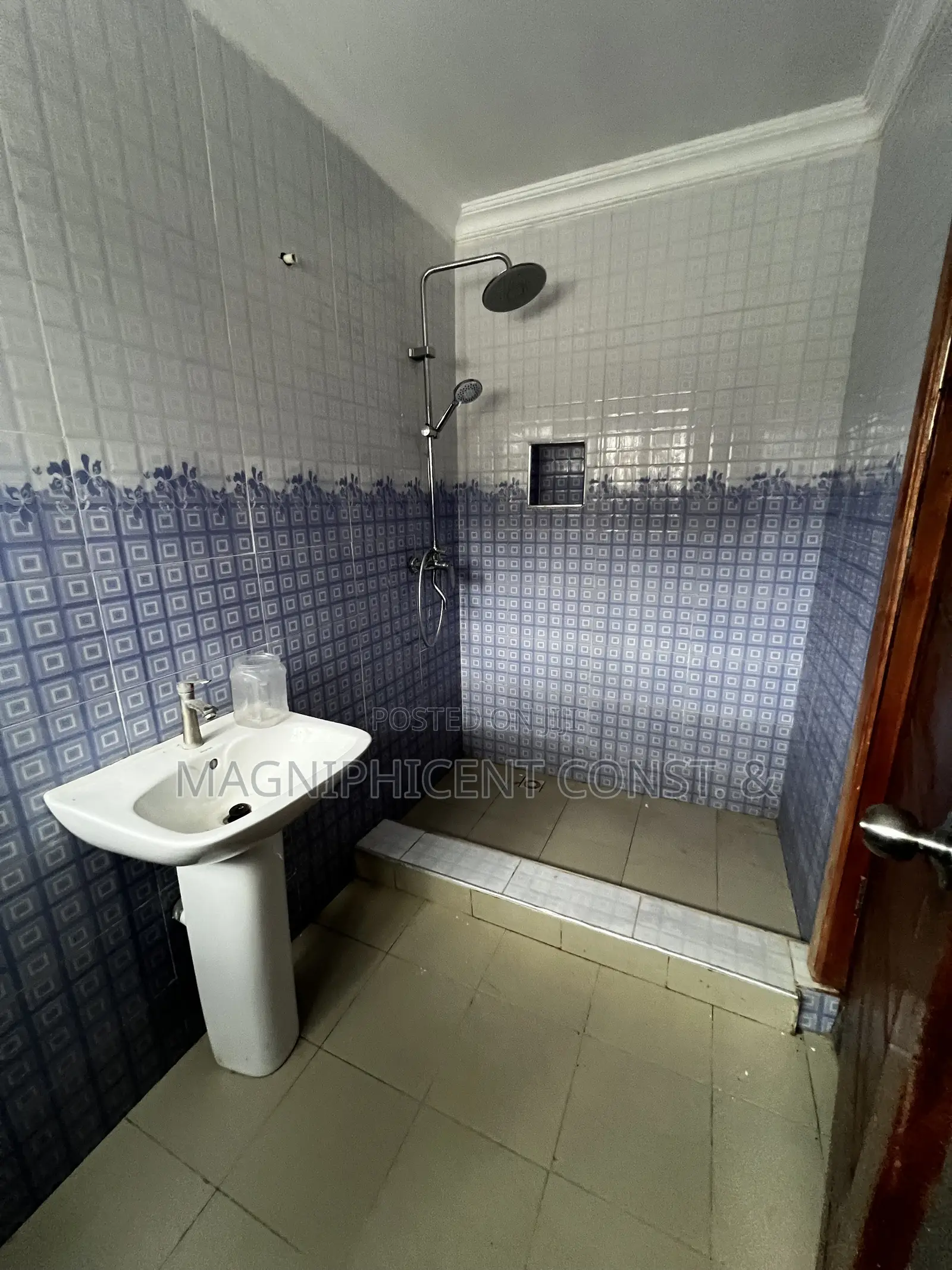 3bdrm House in Hills Estate, Ashaley Botwe for rent