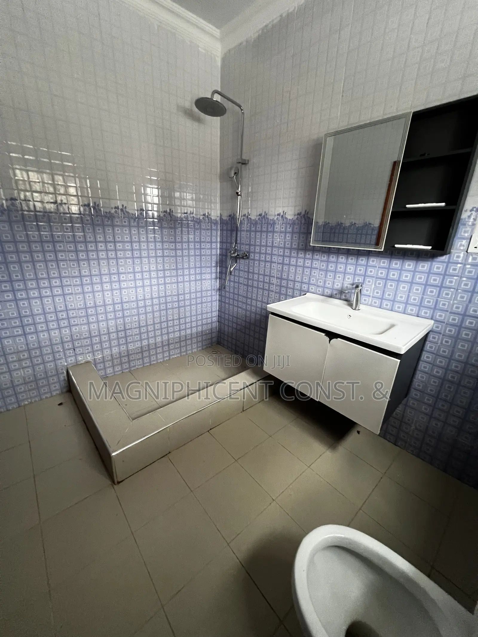 3bdrm House in Hills Estate, Ashaley Botwe for rent