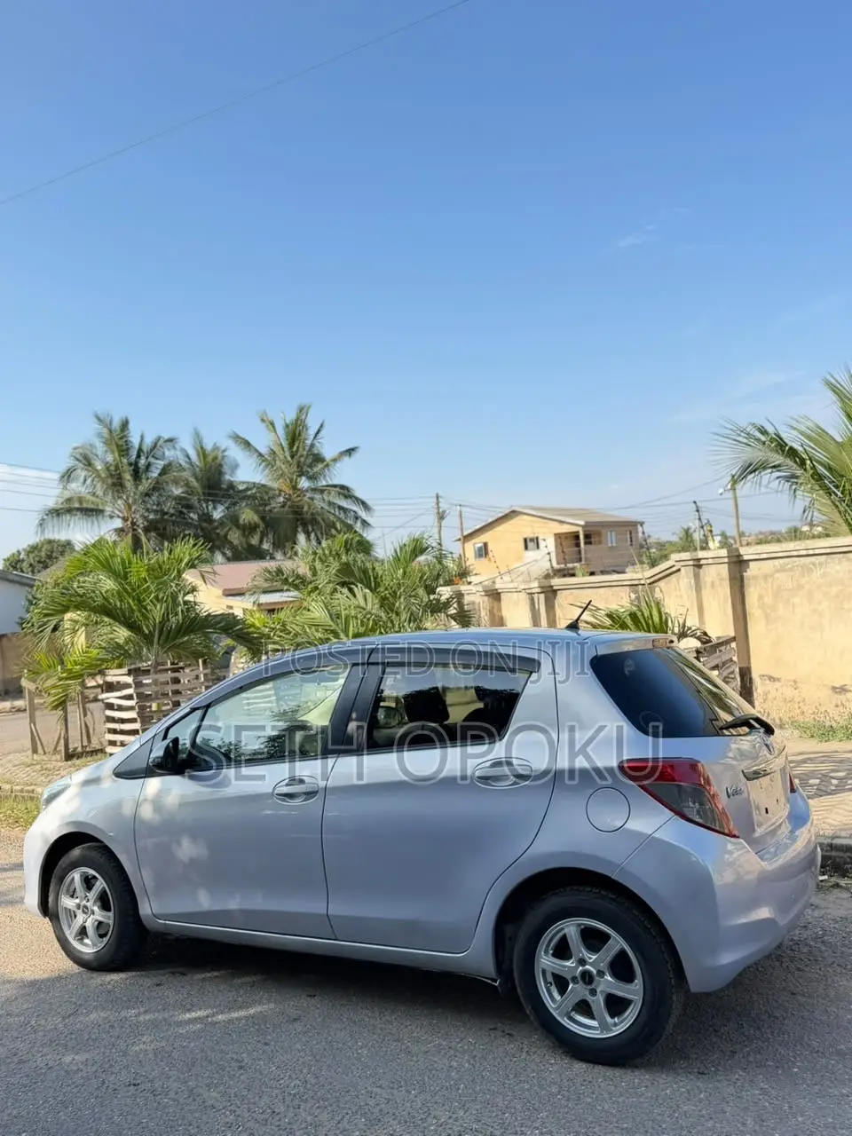 Toyota Vitz 2014 Silver