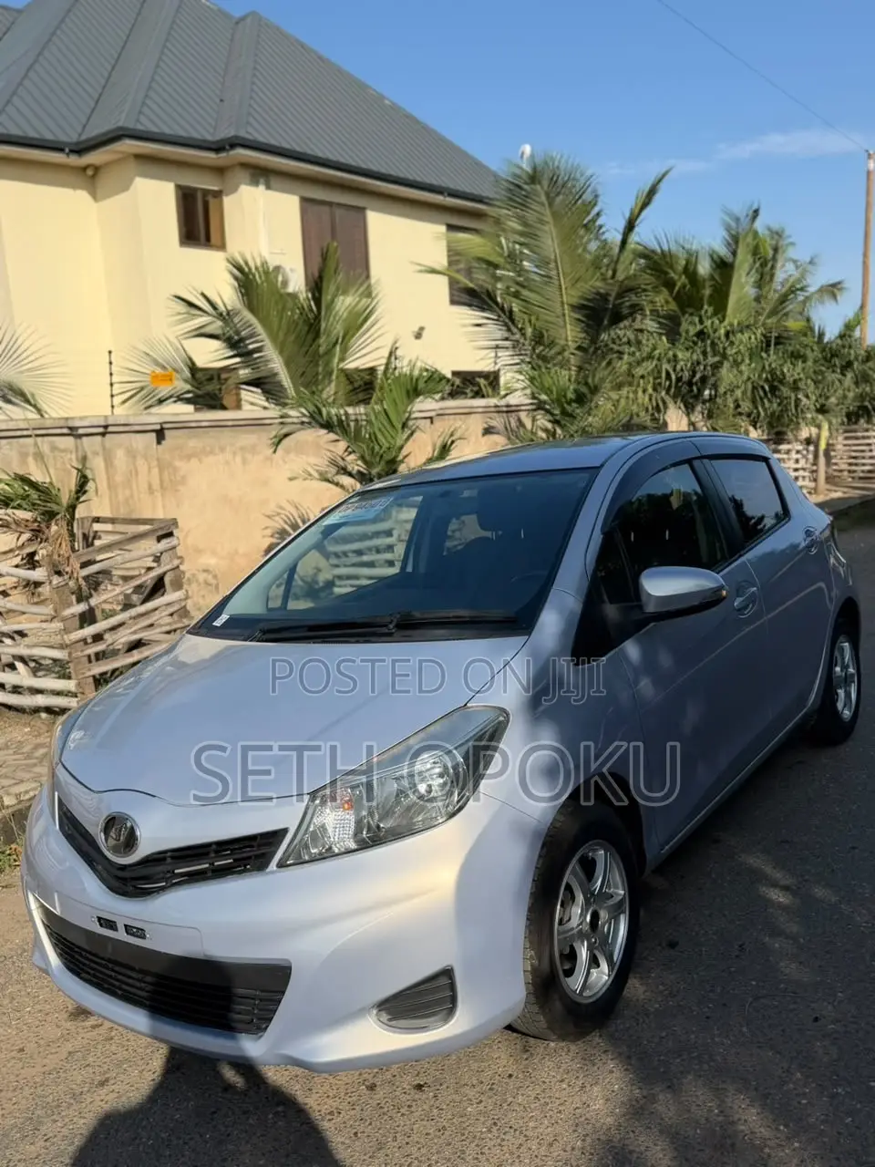 Toyota Vitz 2014 Silver