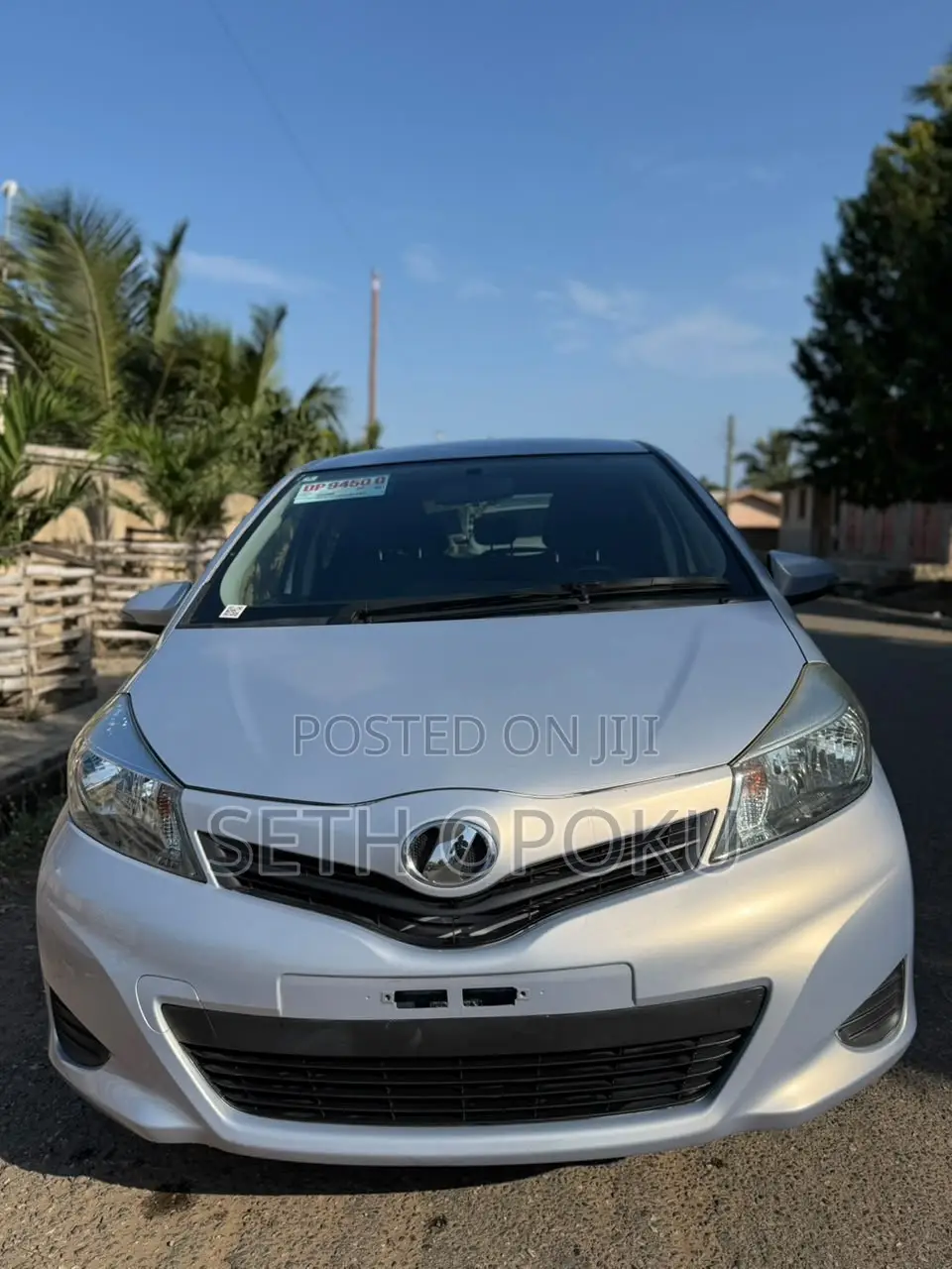 Toyota Vitz 2014 Silver