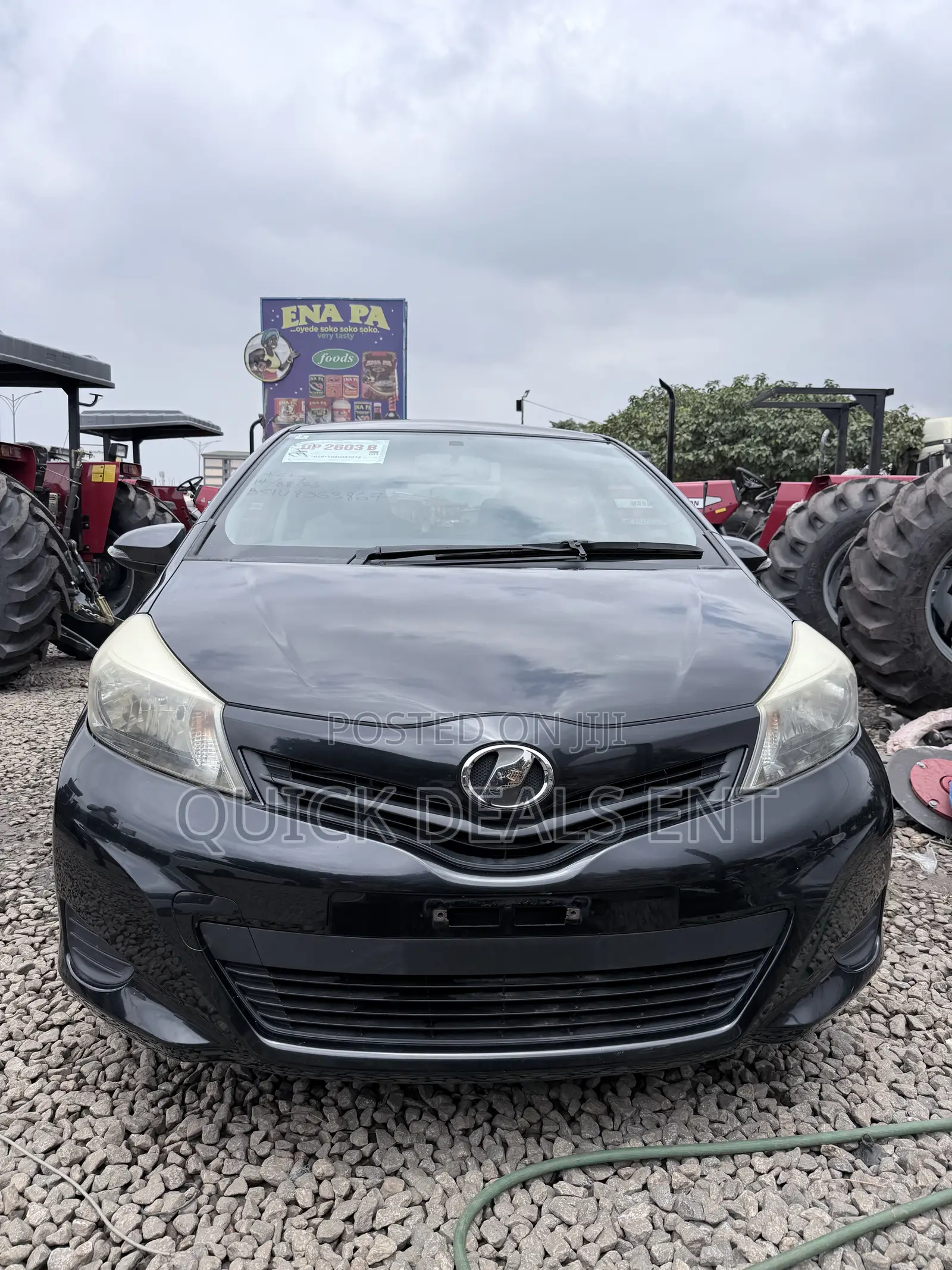 Toyota Vitz 1.3 FWD 5dr 2012 Black