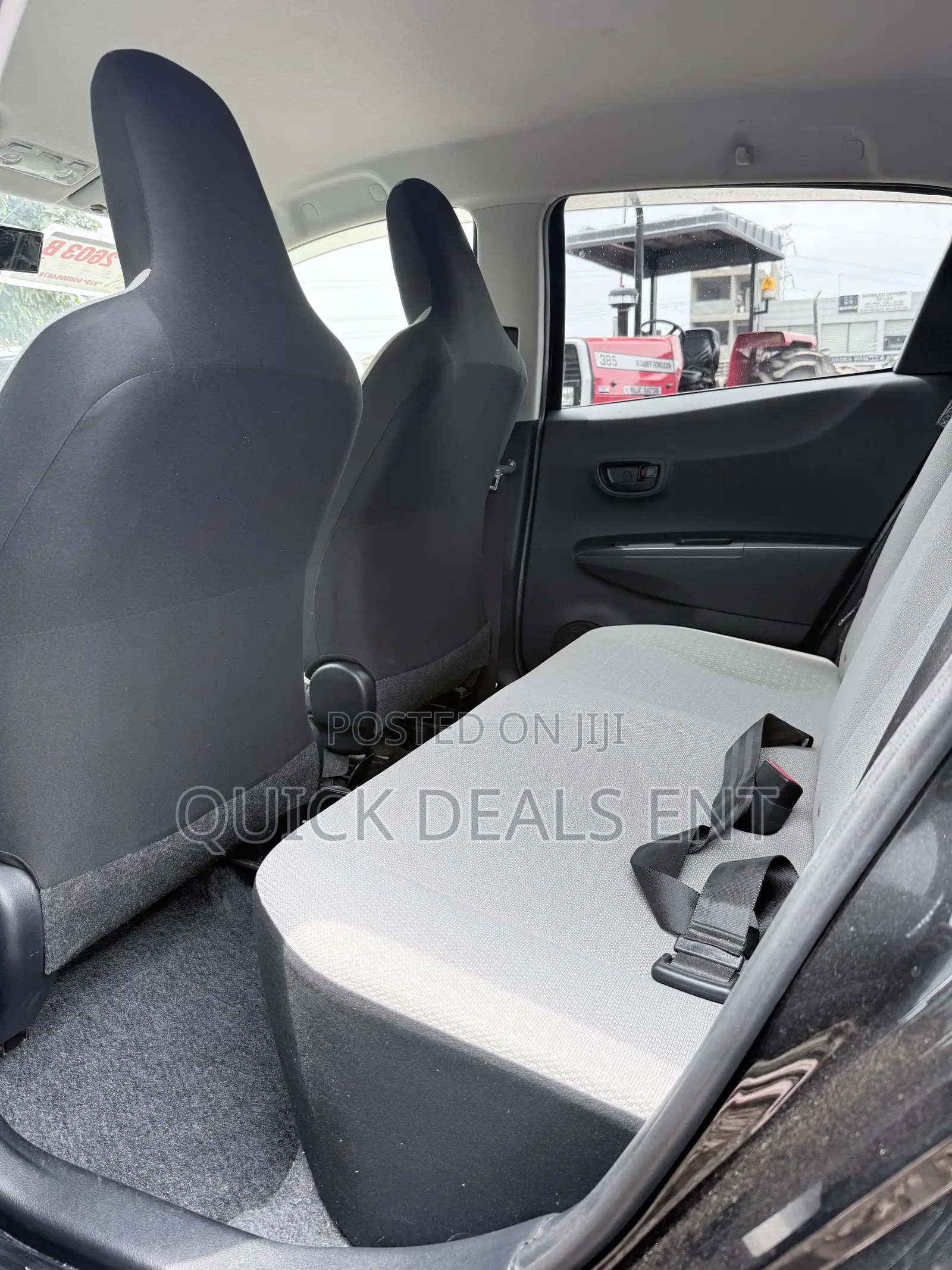 Toyota Vitz 1.3 FWD 5dr 2012 Black
