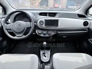 Toyota Vitz 1.3 FWD 5dr 2012 Black