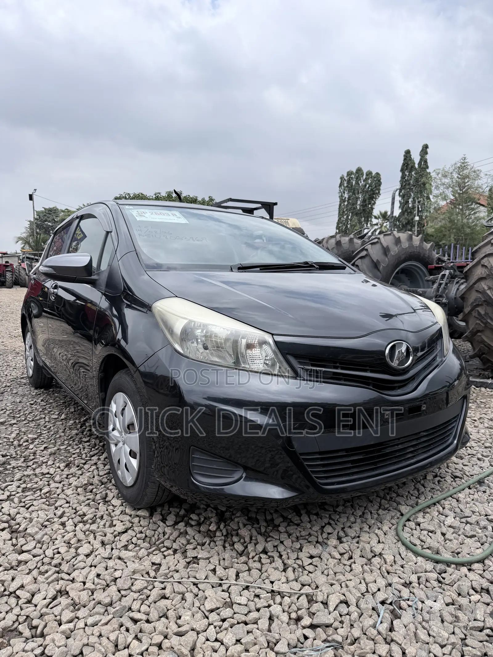 Toyota Vitz 1.3 FWD 5dr 2012 Black