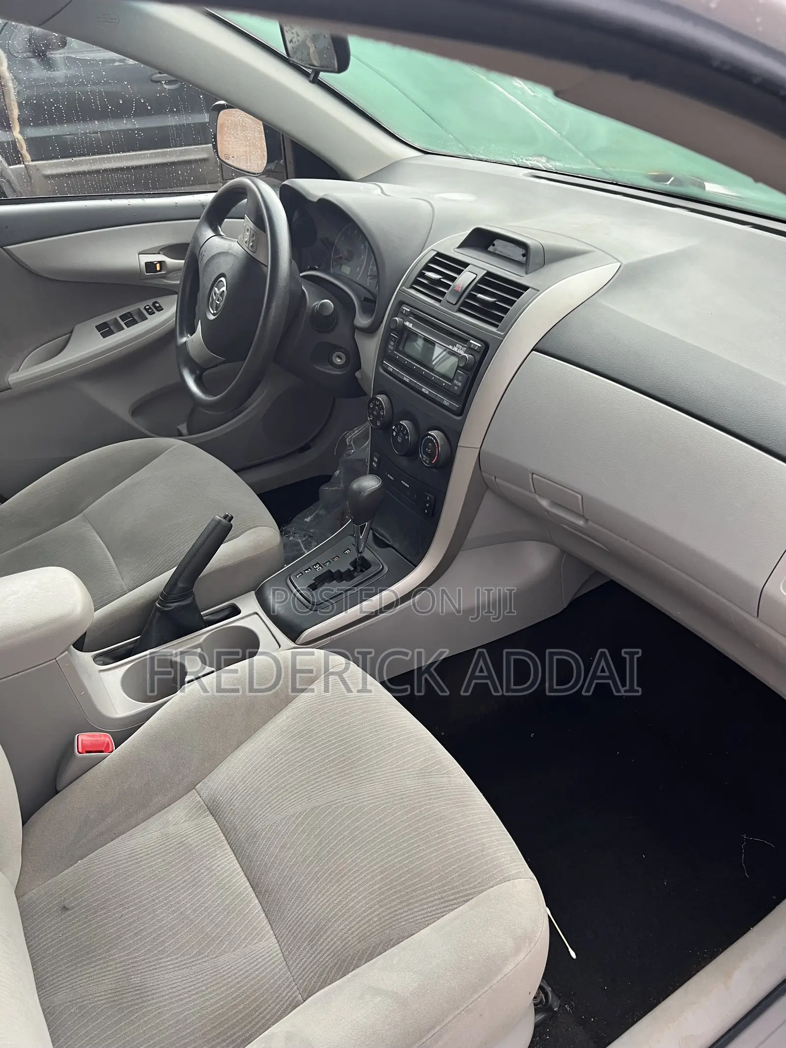 Toyota Corolla LE 4dr Sedan (1.8L 4cyl 4A) 2013 White