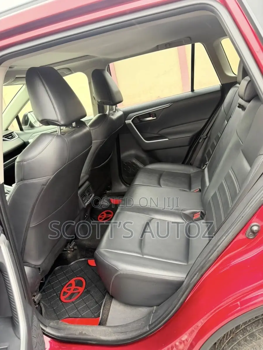 Toyota RAV4 2019 Red