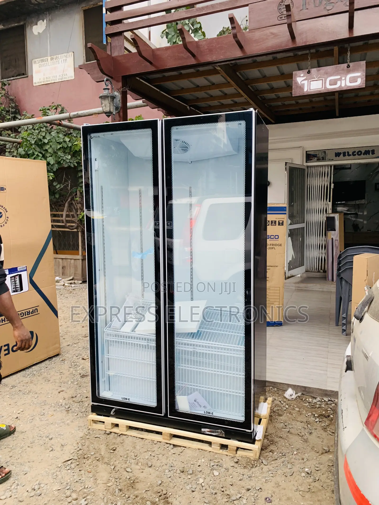 Lovely New Black PVC-801-27AA Pearl 690L Double-Door Display Fridge